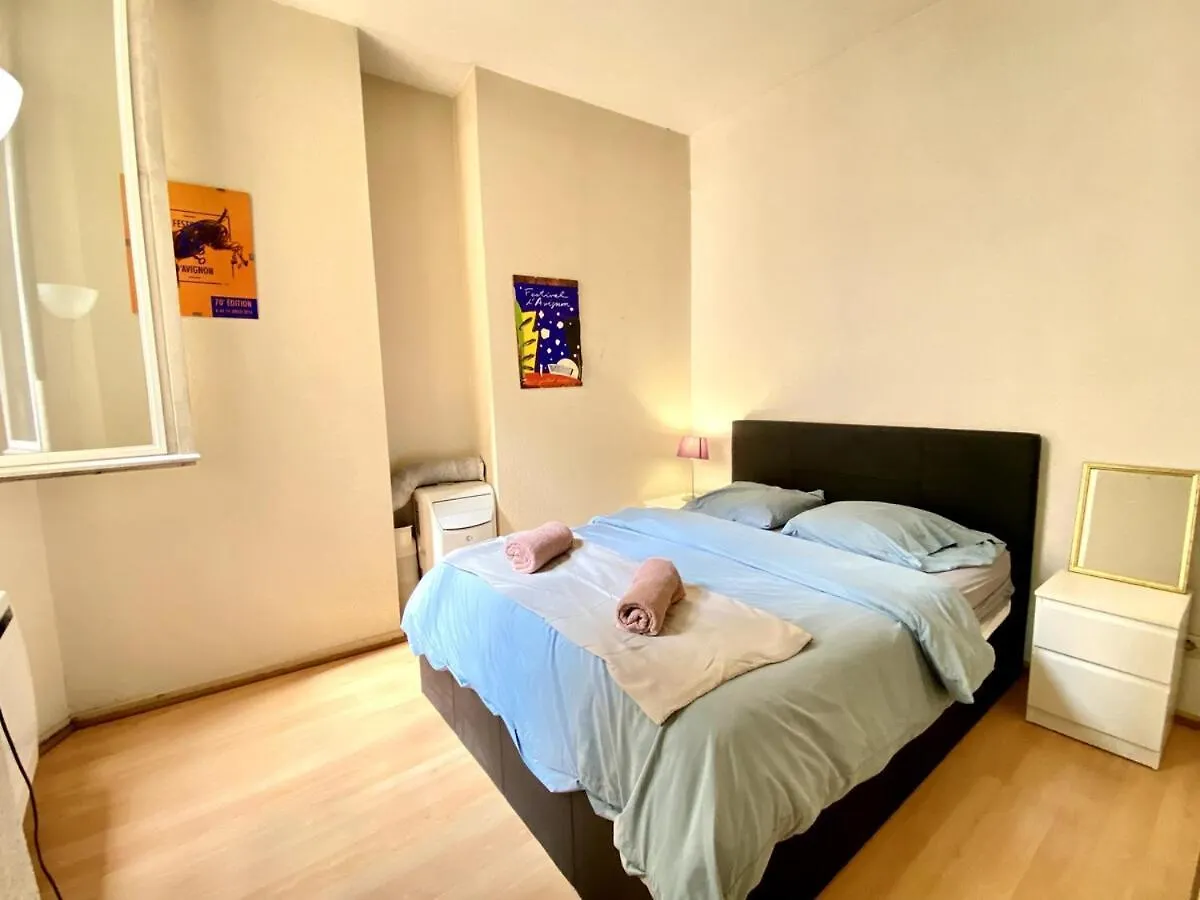 Apartment Jolie T1 Spacieux, En Plein Centre D'Avignon